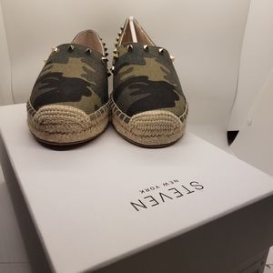 Camouflage Steven by Steve Madden